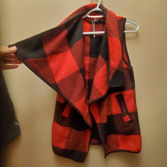 Womens red sleeveless cardigan jacket with pockets vest - Picture 3 of 8